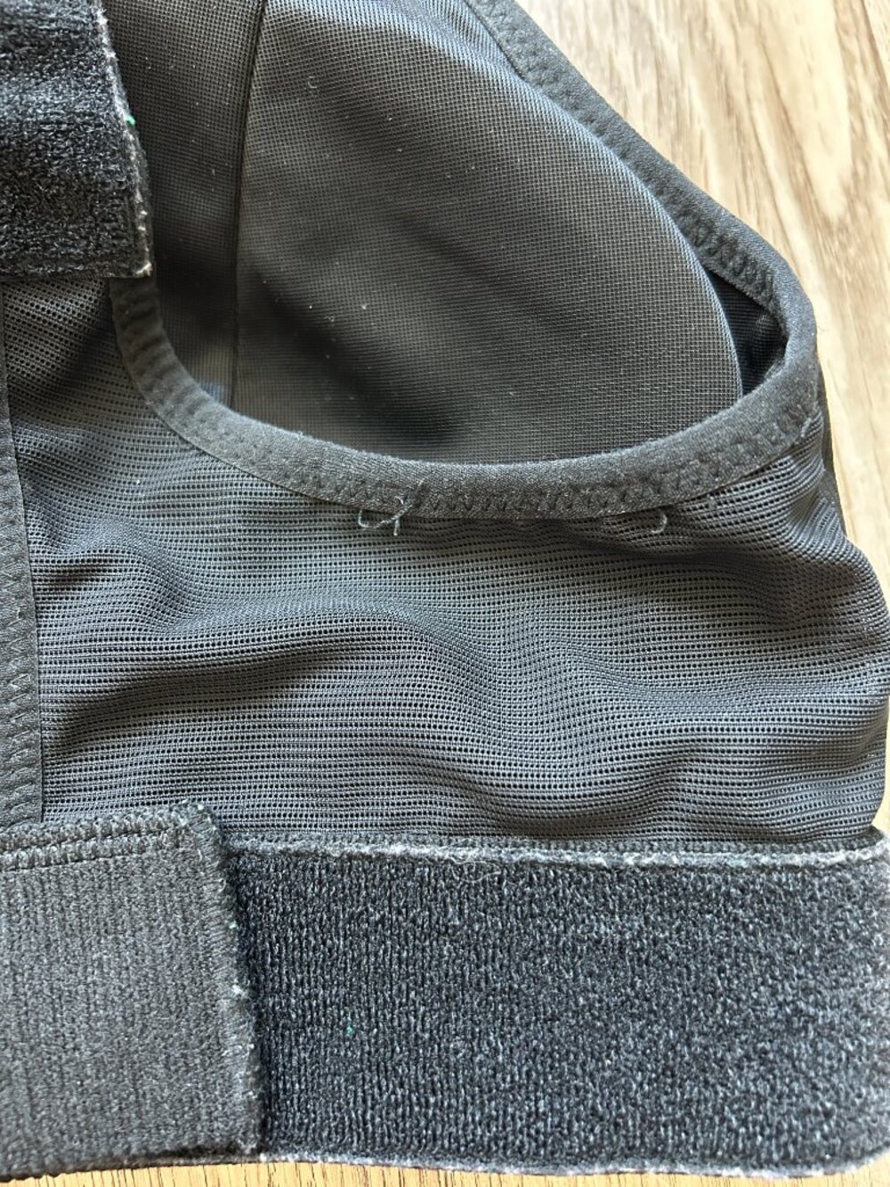 SheFit High Impact Ultimate Sports Bra in Black Gym Workout Athletic Size 1 Luxe - Picture 7 of 9